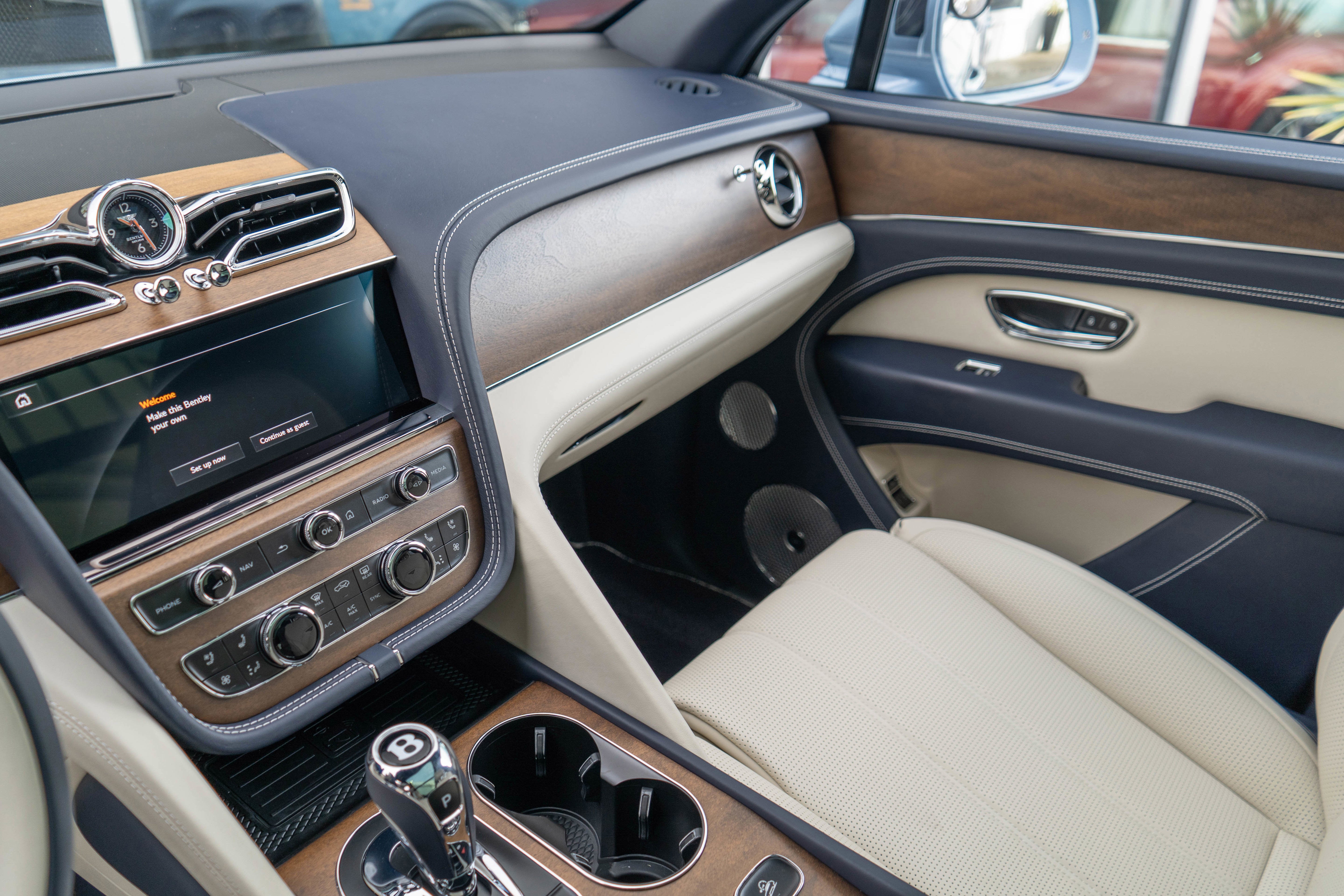 2023 Bentley Bentayga V8