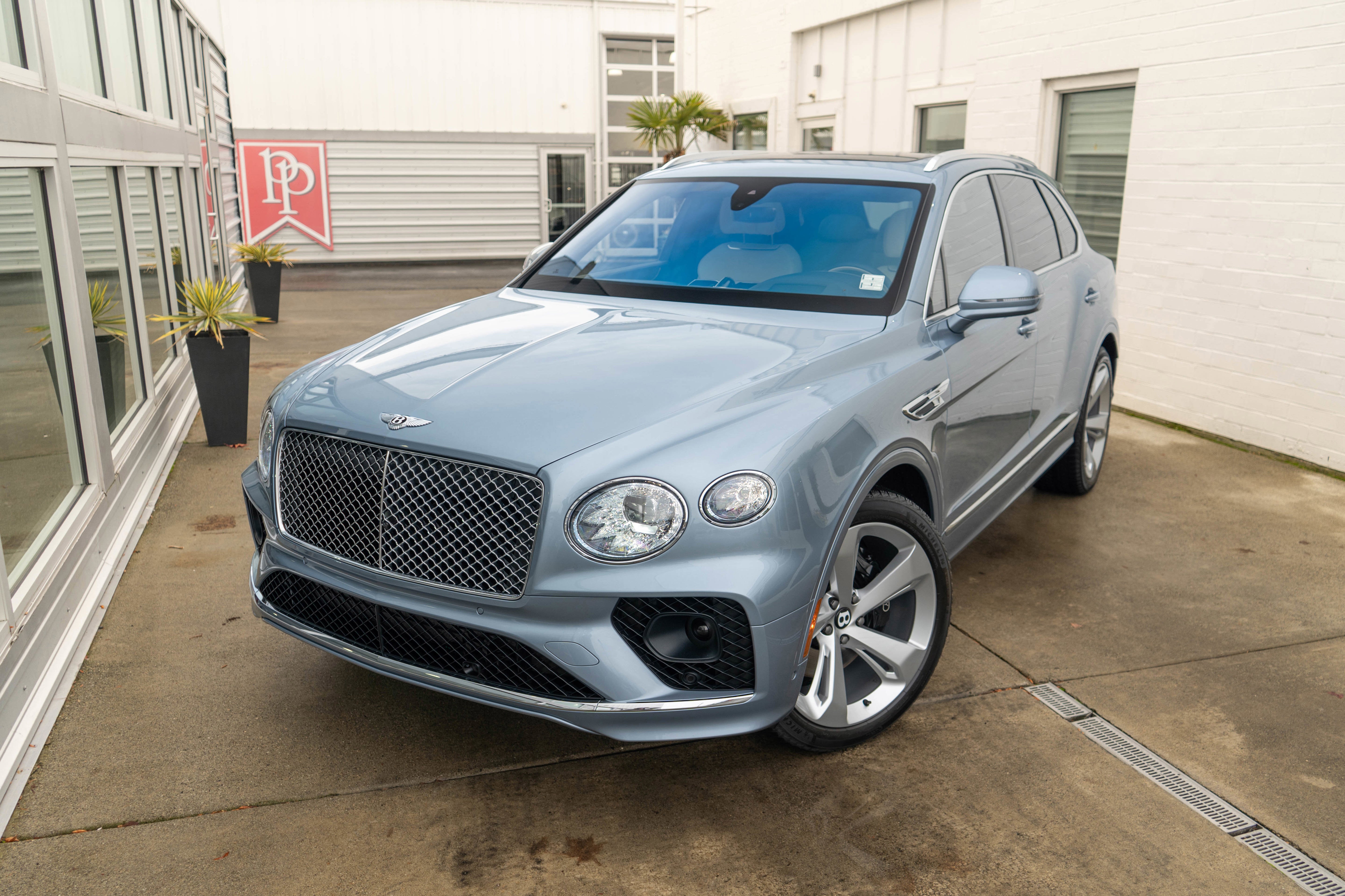 2023 Bentley Bentayga V8