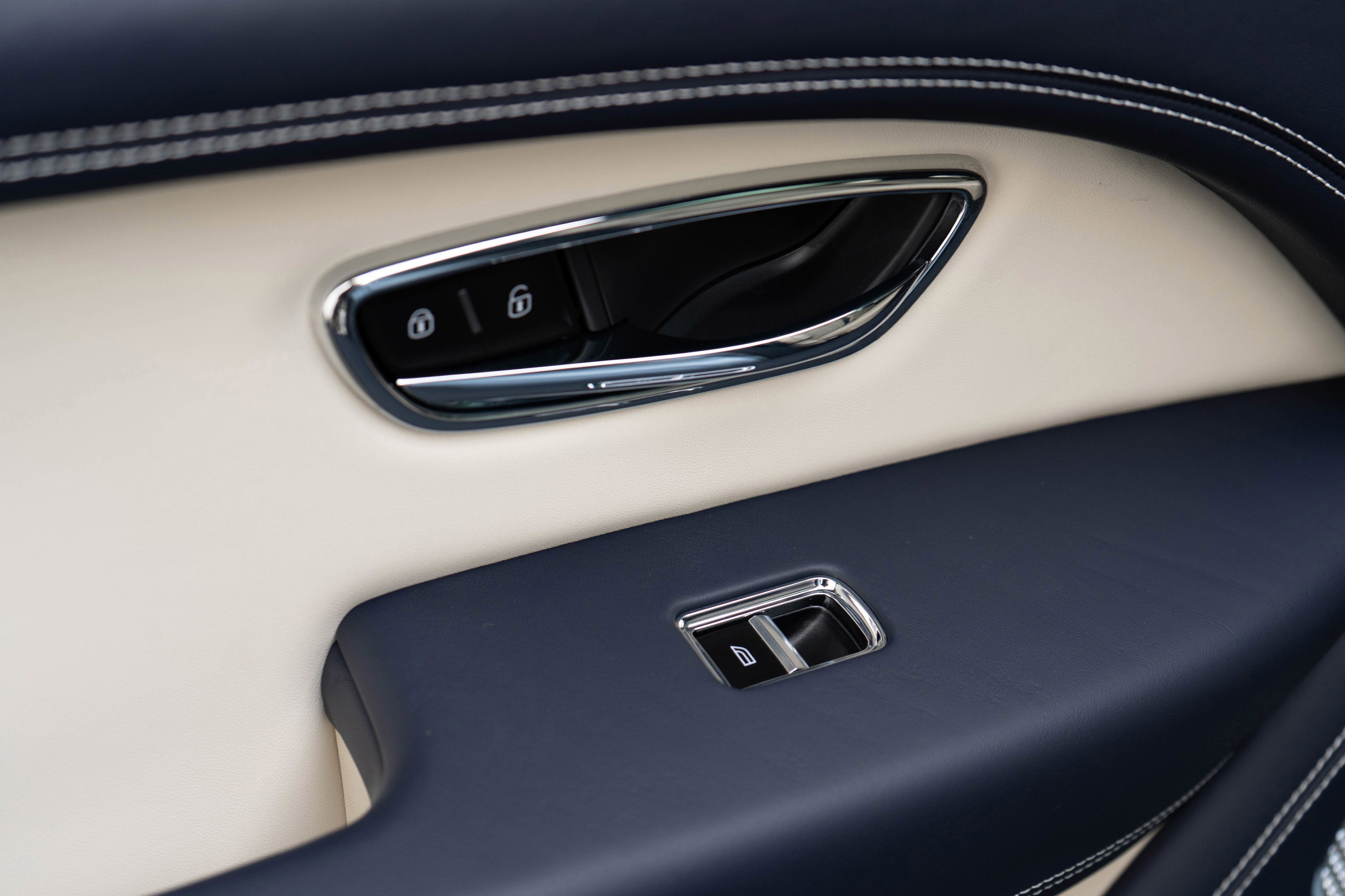 2023 Bentley Bentayga V8