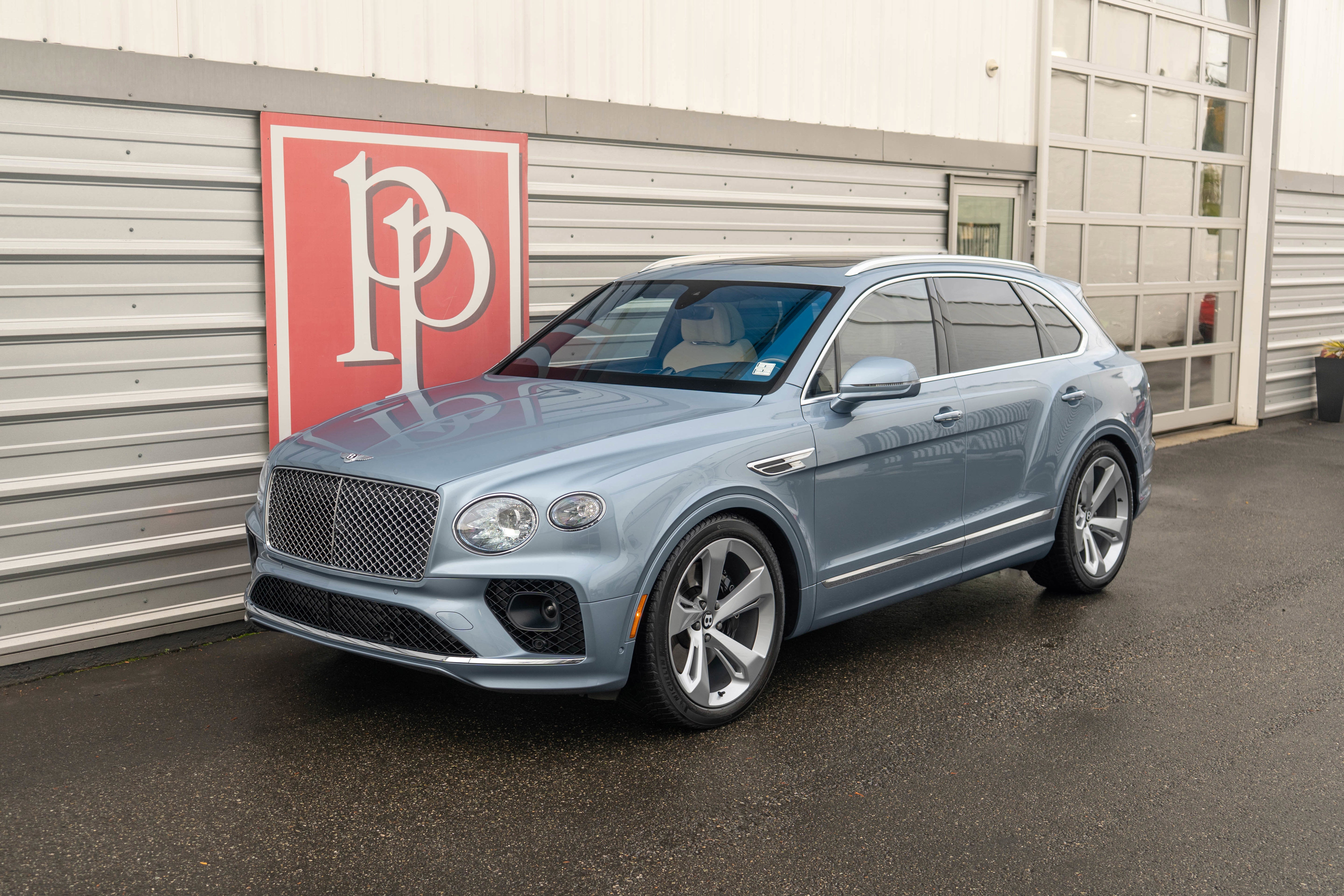 2023 Bentley Bentayga V8