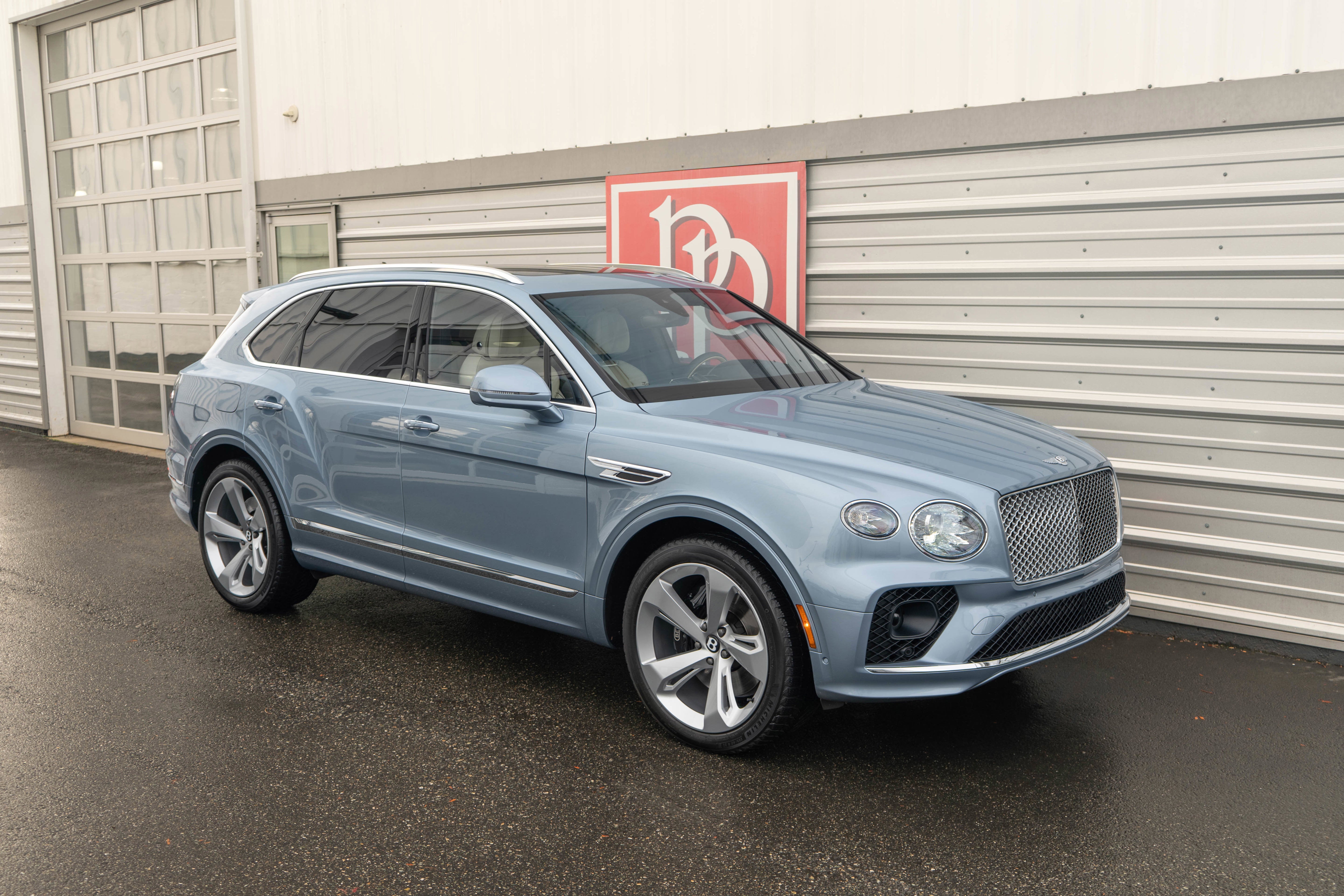 2023 Bentley Bentayga V8
