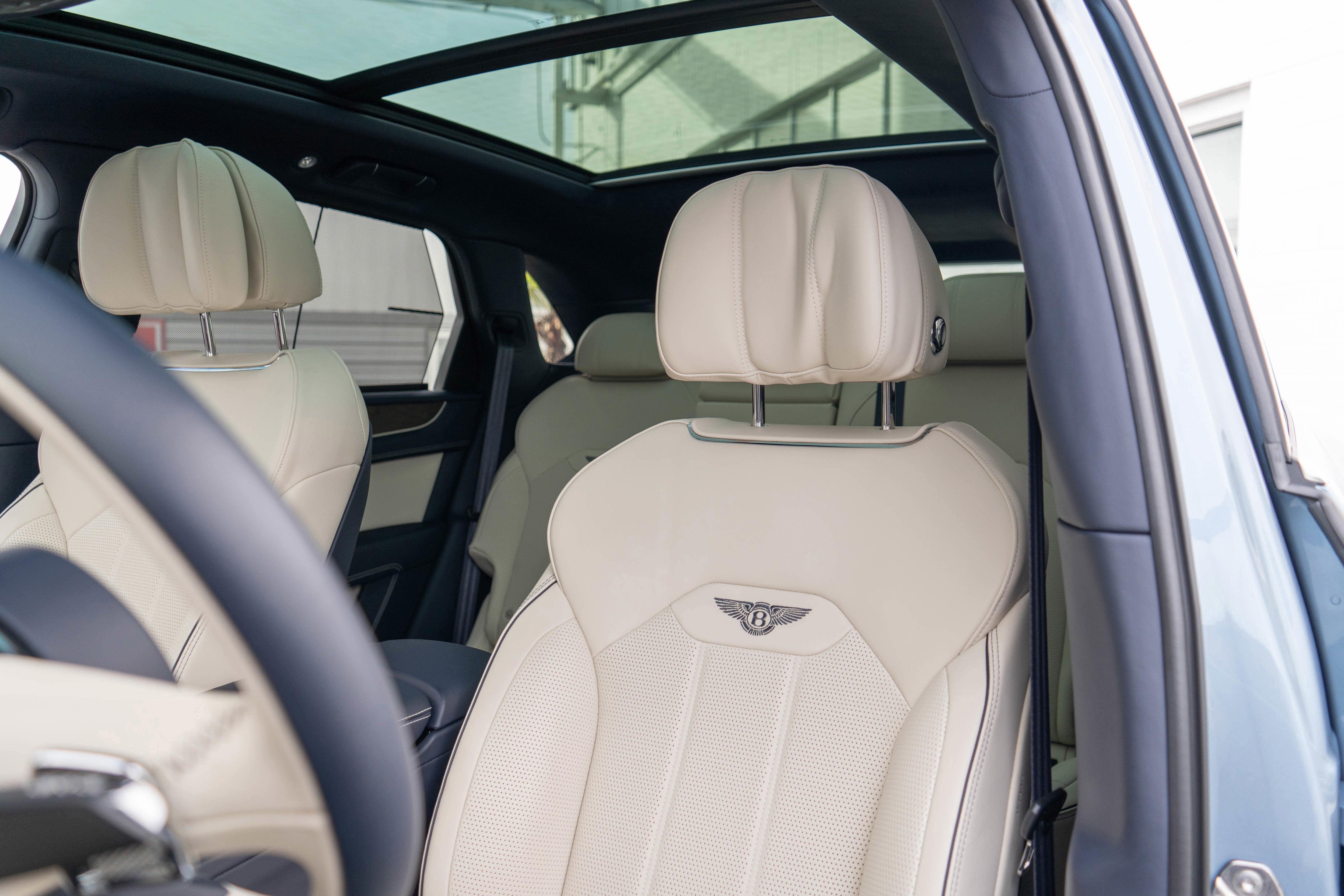 2023 Bentley Bentayga V8
