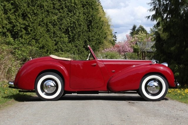 1949 Triumph 2000 Base