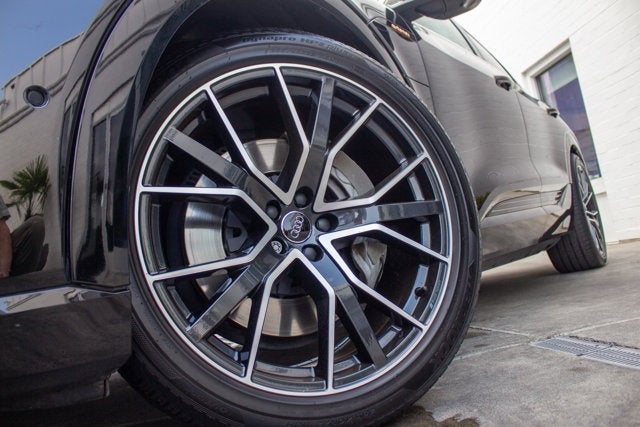 2019 Audi e-tron Premium Plus