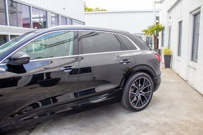 2019 Audi e-tron Premium Plus