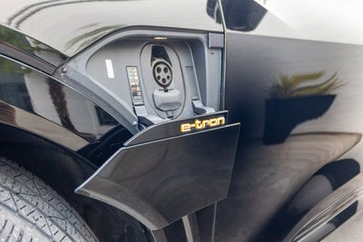 2019 Audi e-tron Premium Plus