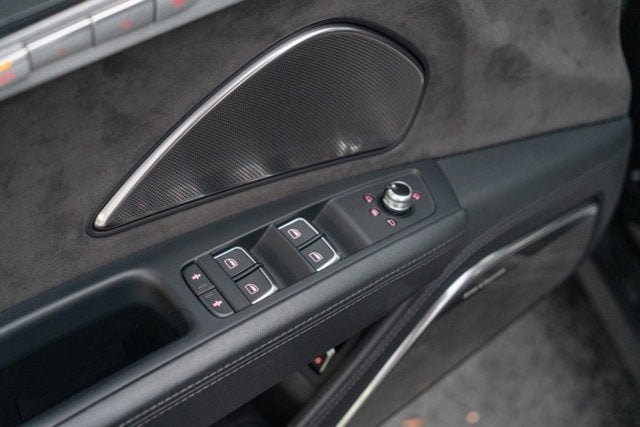 2014 Audi S8 4dr Sdn