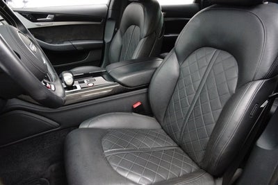 2013 Audi S8 4dr Sdn