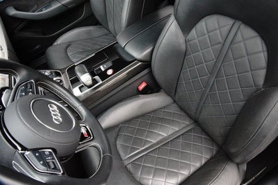 2013 Audi S8 4dr Sdn