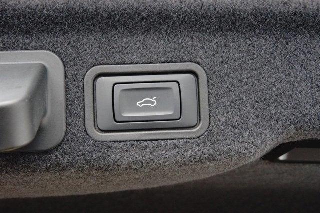 2013 Audi S8 4dr Sdn