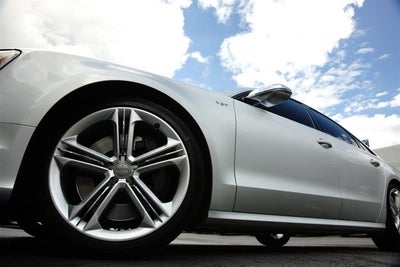 2013 Audi S8 4dr Sdn