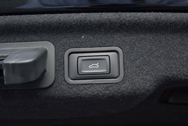 2013 Audi S8 4dr Sdn