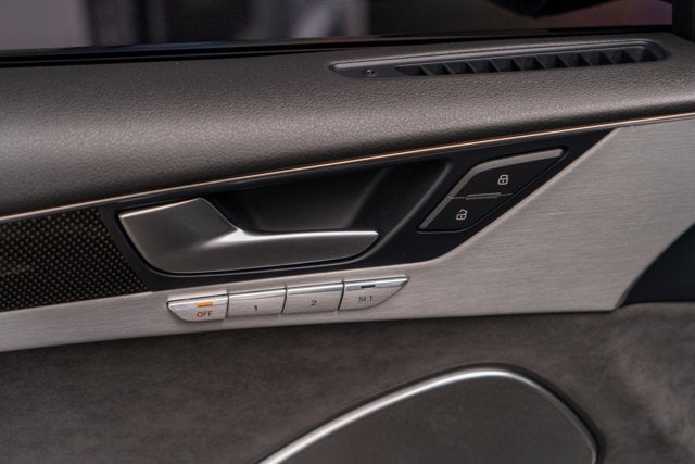 2015 Audi S8 4dr Sdn