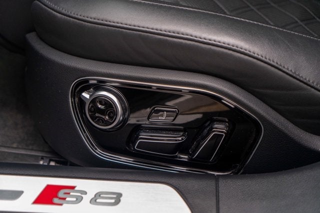 2015 Audi S8 4dr Sdn