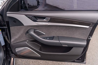 2015 Audi S8 4dr Sdn