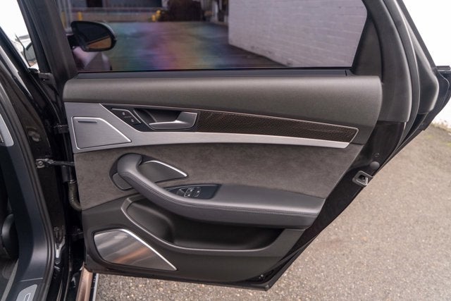 2015 Audi S8 4dr Sdn