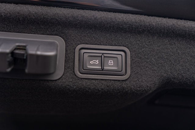 2015 Audi S8 4dr Sdn