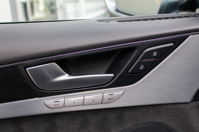 2015 Audi S8 4dr Sdn