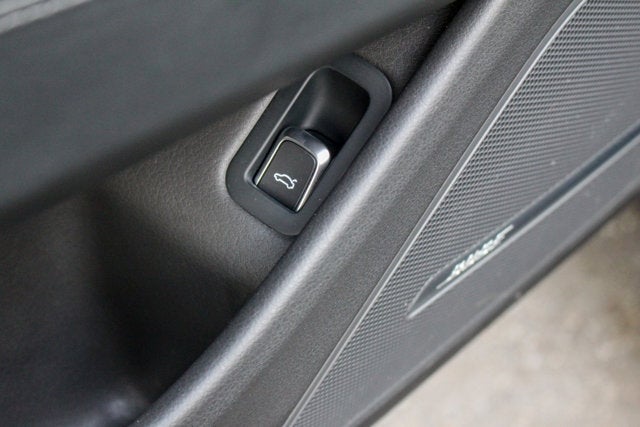 2015 Audi S8 4dr Sdn