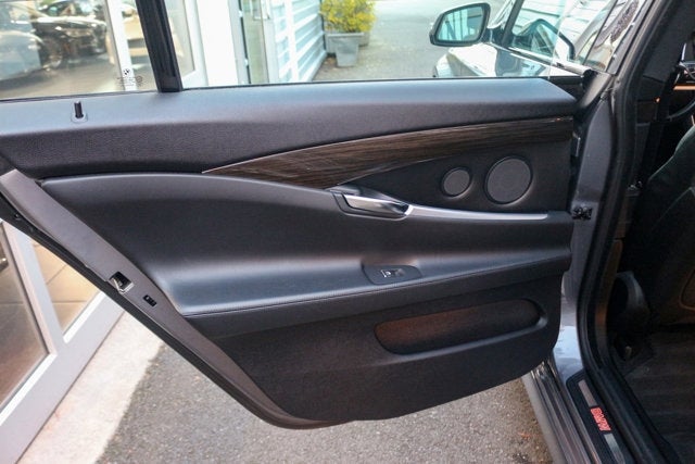 2015 BMW 5 Series Gran Turismo 550i