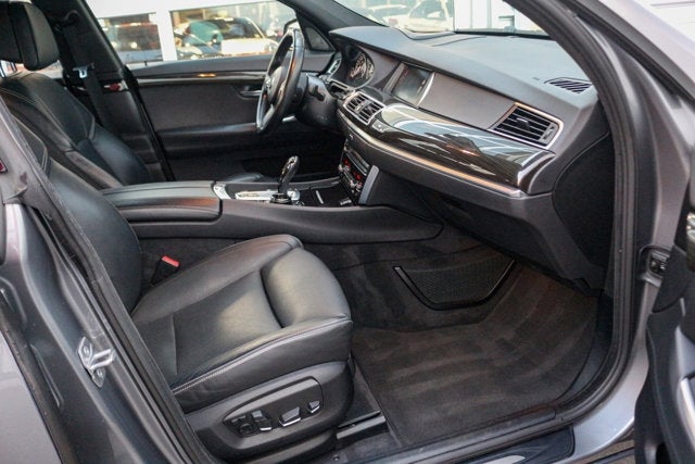 2015 BMW 5 Series Gran Turismo 550i