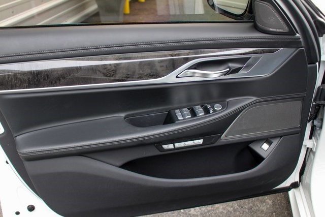 2017 BMW 7 Series 740i M-Sport