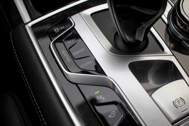 2017 BMW 7 Series 740i M-Sport