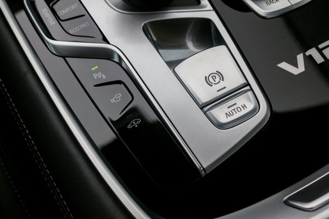 2018 BMW 7 Series M760i xDrive