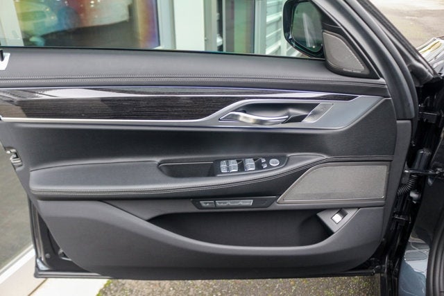 2018 BMW 7 Series 740e xDrive iPerformance