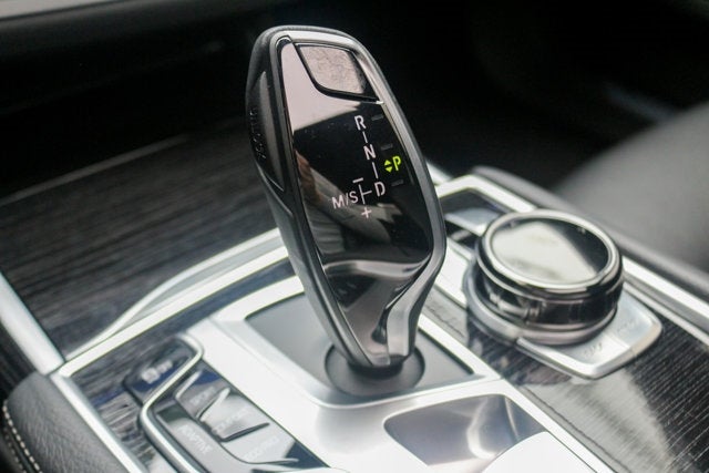 2018 BMW 7 Series 740e xDrive iPerformance