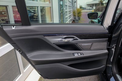 2018 BMW 7 Series 740e xDrive iPerformance