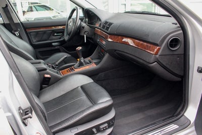 2001 BMW 5 Series 540i