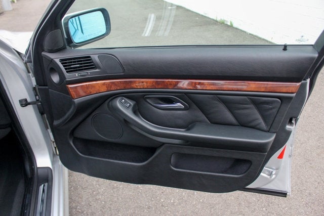 2001 BMW 5 Series 540i