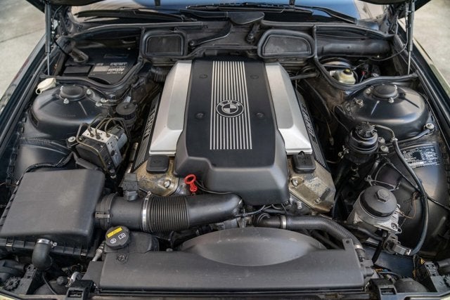 2001 BMW 7 Series 740i