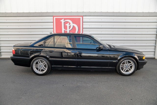 2001 BMW 7 Series 740i