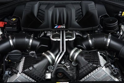 2015 BMW M5 4dr Sdn