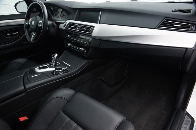 2015 BMW M5 4dr Sdn