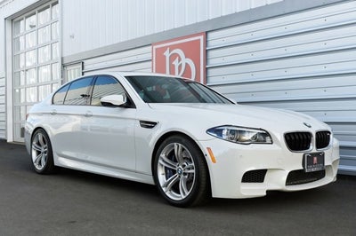 2015 BMW M5 4dr Sdn