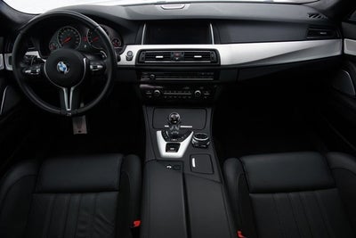 2015 BMW M5 4dr Sdn