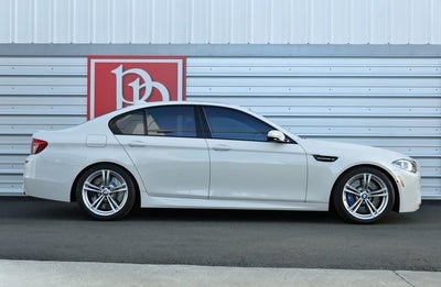 2015 BMW M5 4dr Sdn