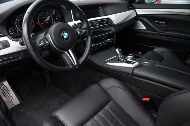 2015 BMW M5 4dr Sdn