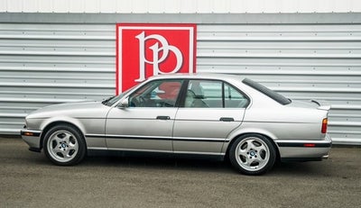 1993 BMW M5 Sedan