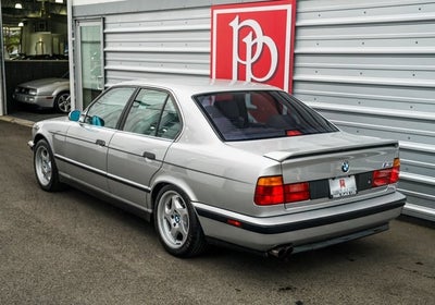 1993 BMW M5 Sedan