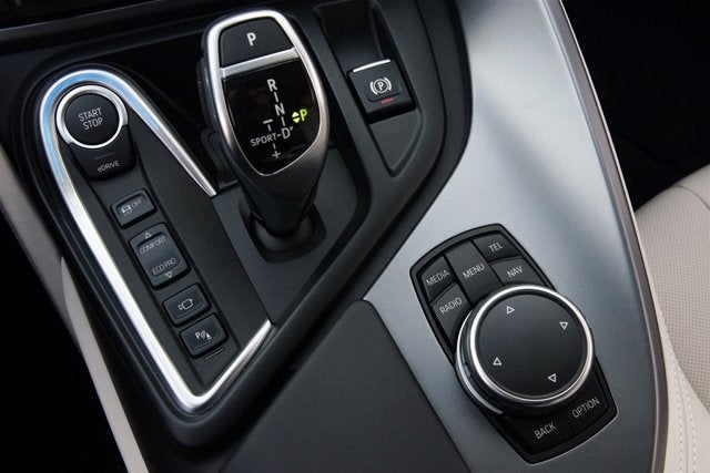 2015 BMW i8 Giga World