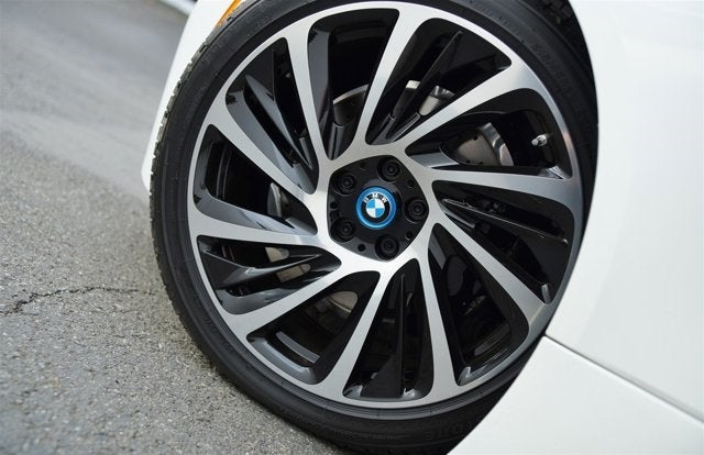 2015 BMW i8 Giga World