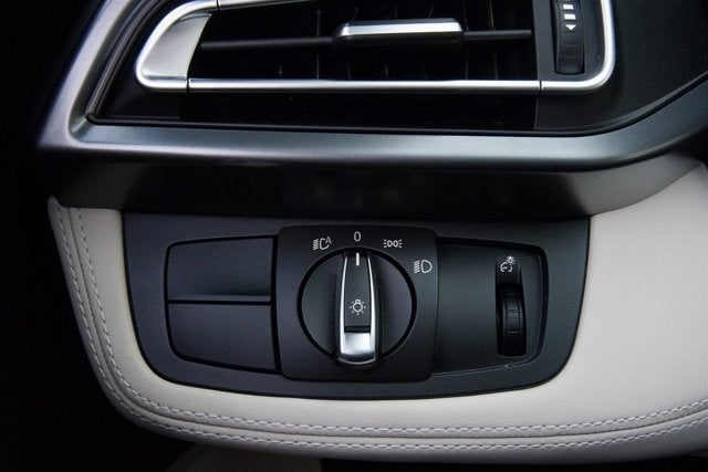 2015 BMW i8 Giga World