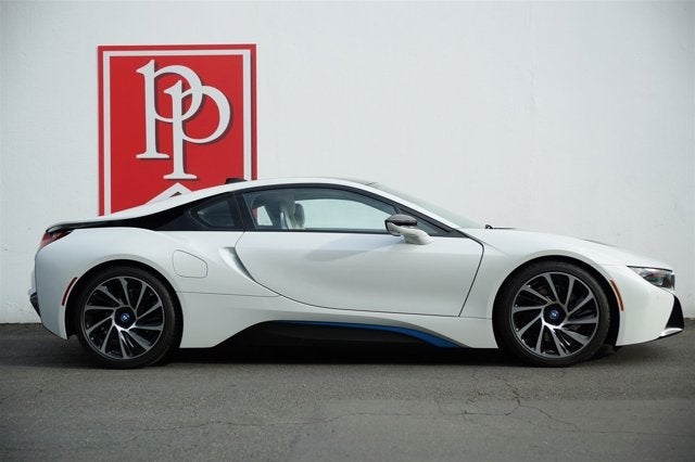 2015 BMW i8 Giga World