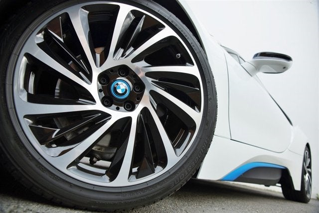 2015 BMW i8 Giga World