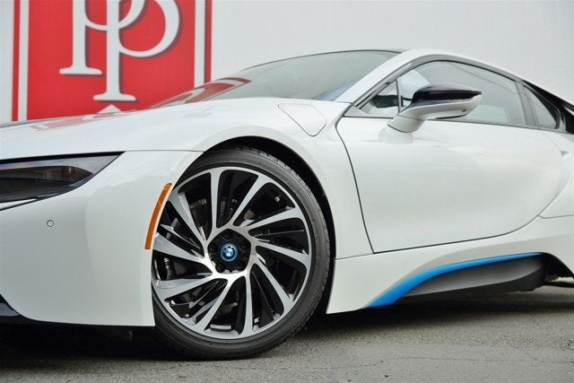 2015 BMW i8 Giga World