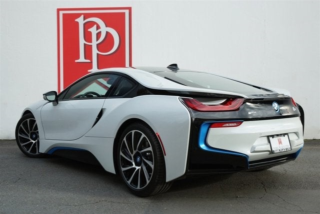 2015 BMW i8 Giga World